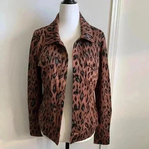 BNWT Yest Women’s Animal print Jacket/Shacket size 4 - Picture 2 of 6
